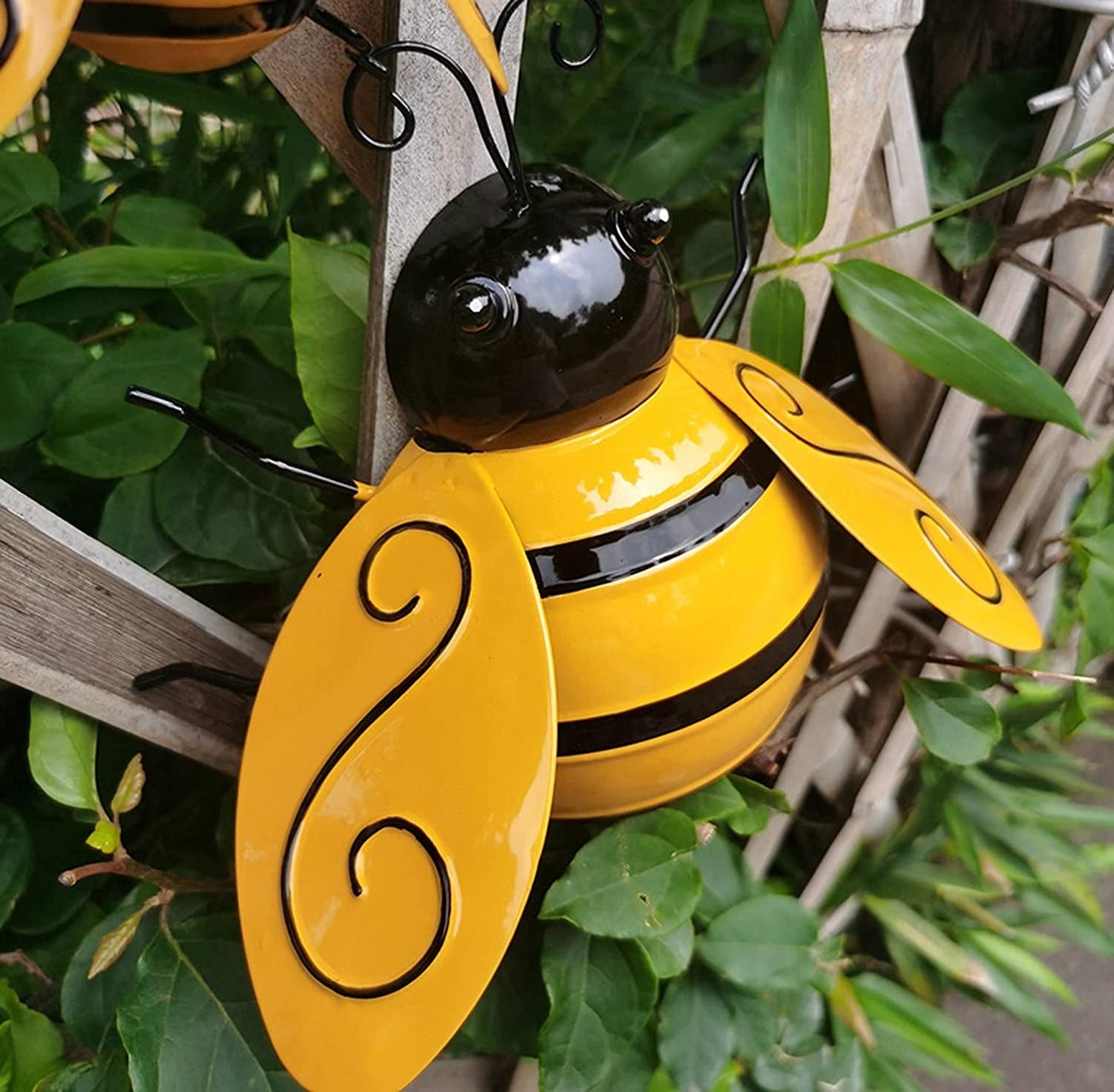 Metal Bee Wall Art (4-Pack) Beezzit