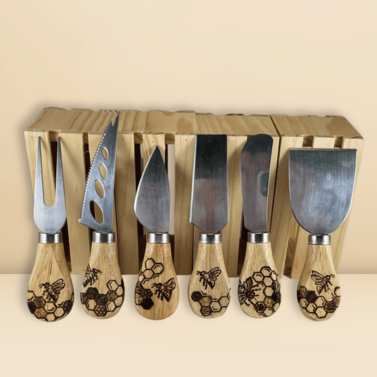 Bee Cheese Board & Knife Set Beezzit