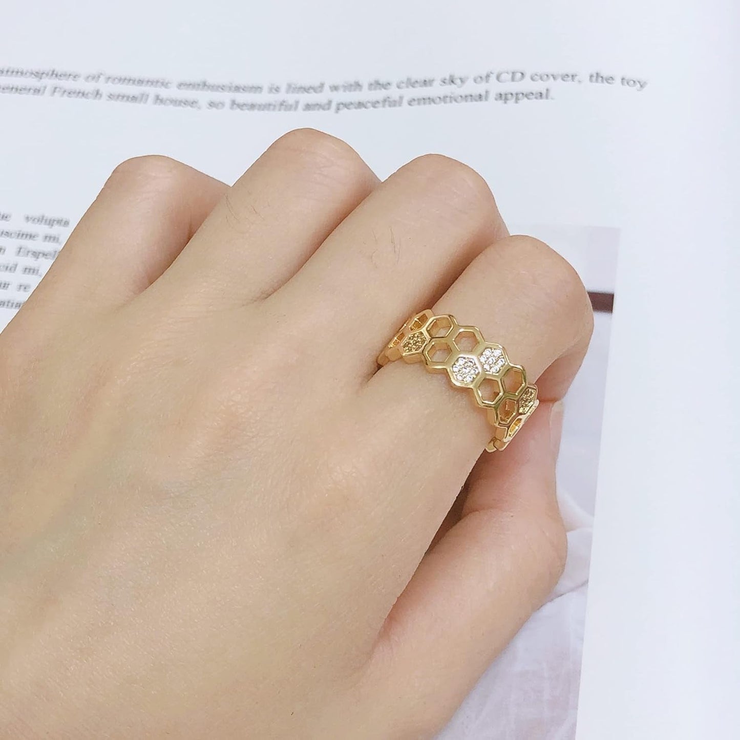 Bee Honeycomb Ring Beezzit