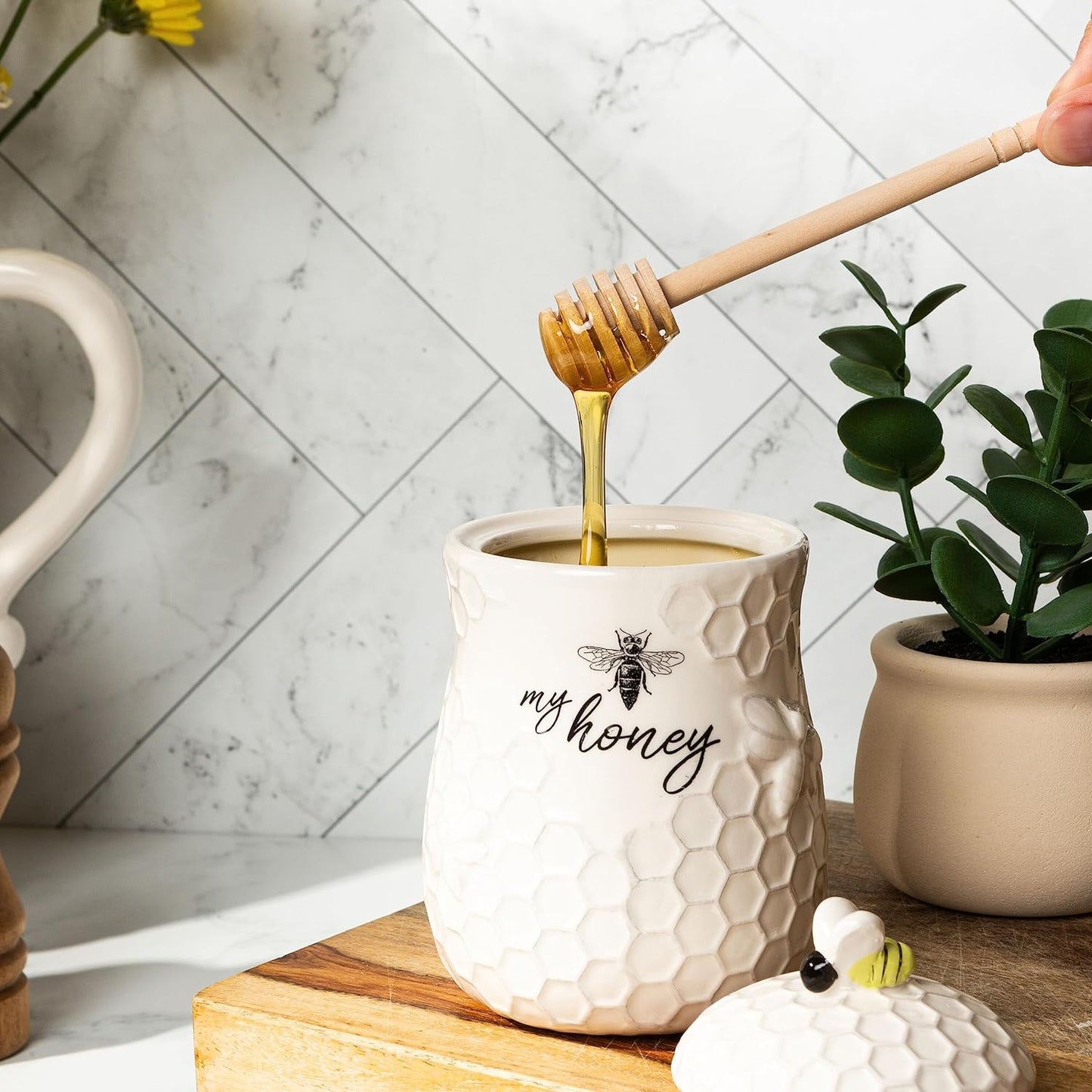 Ceramic Honey Jar with Dipper Beezzit