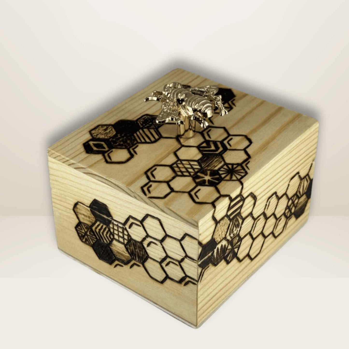 Jewelry Keepsake Box with Bee Knob Beezzit