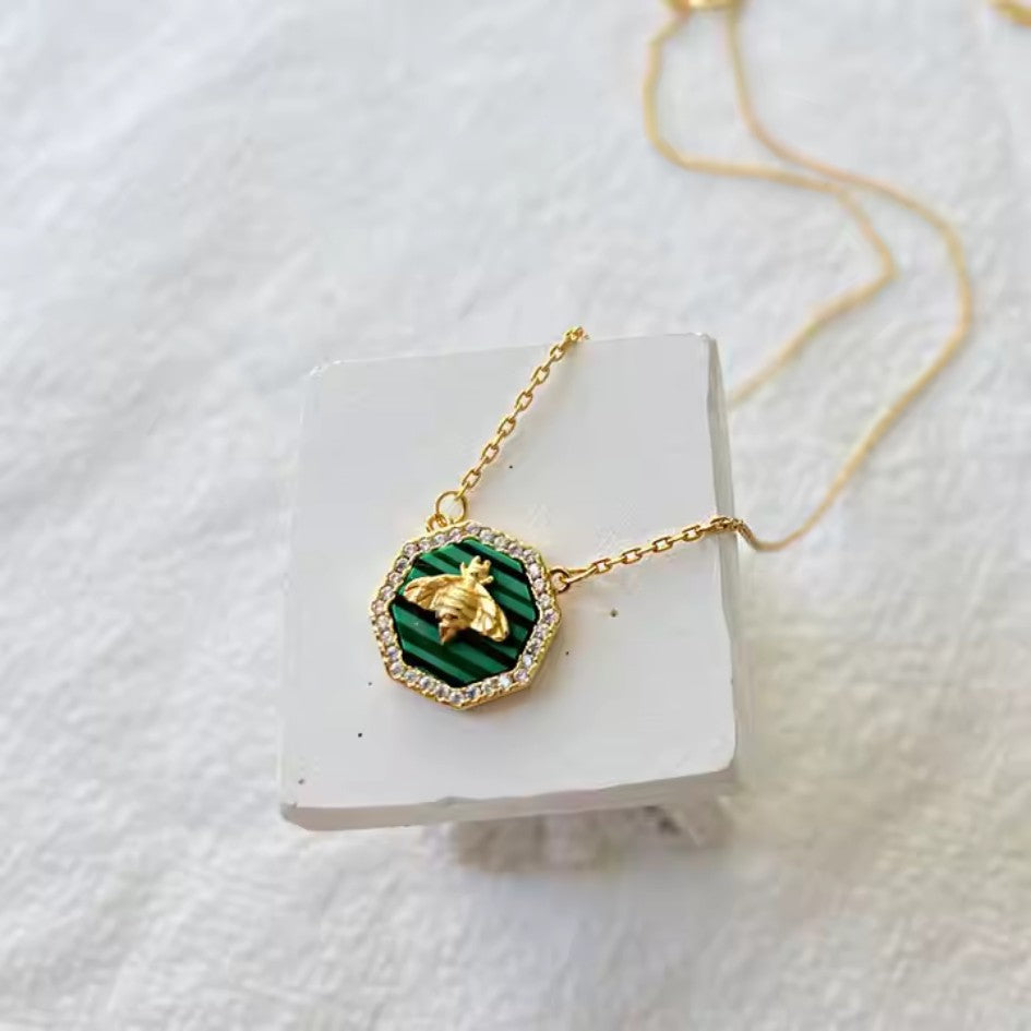 Bee Malachite Necklace | Beezzit   Beezzit