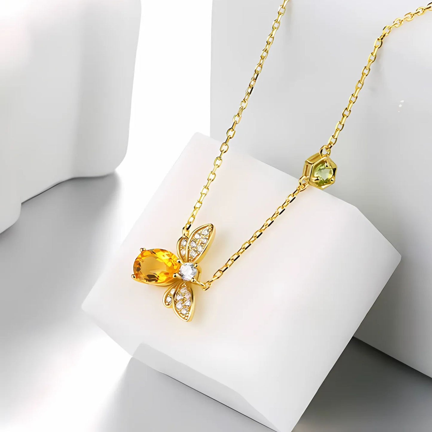 Bee Citrine Necklace Beezzit