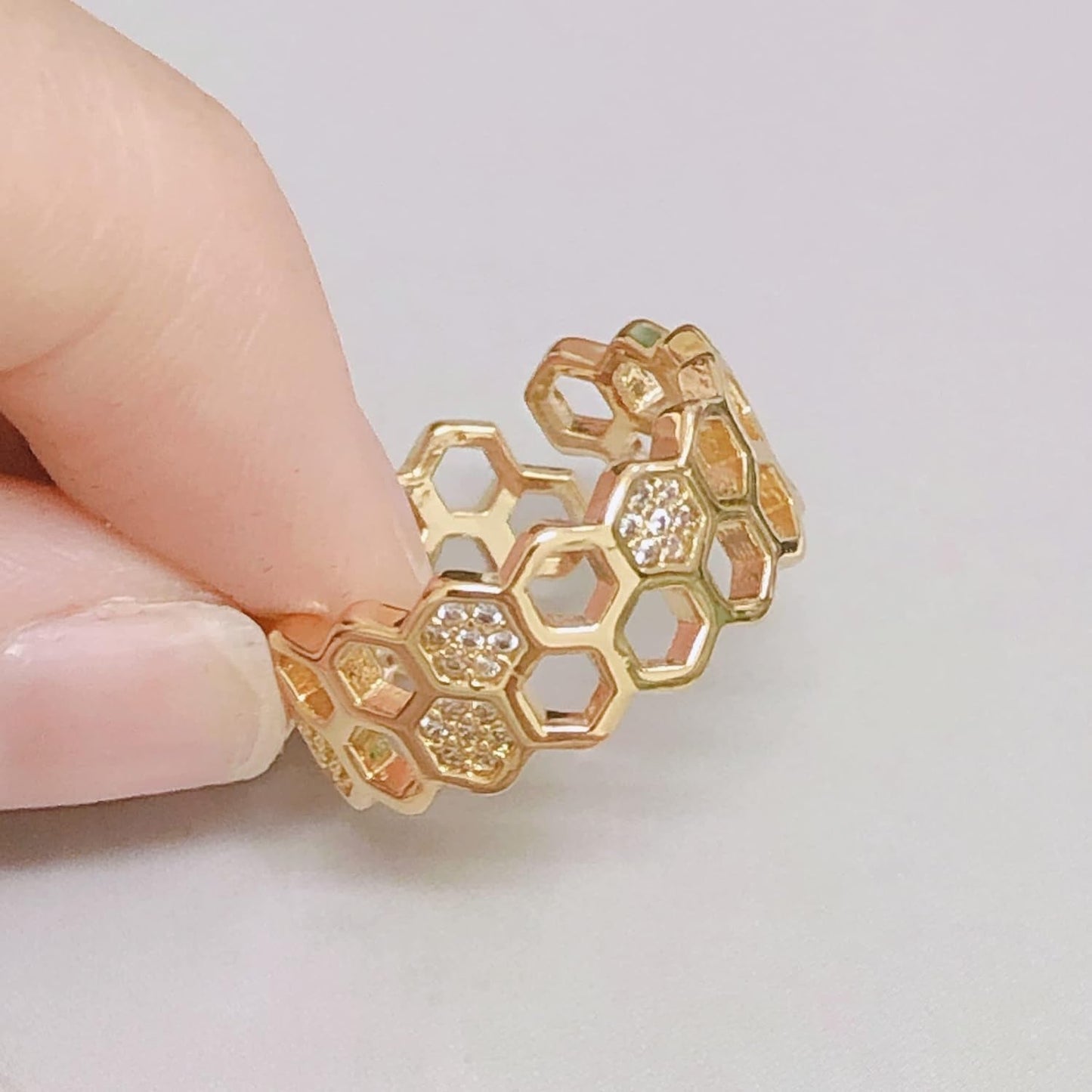 Bee Honeycomb Ring Beezzit