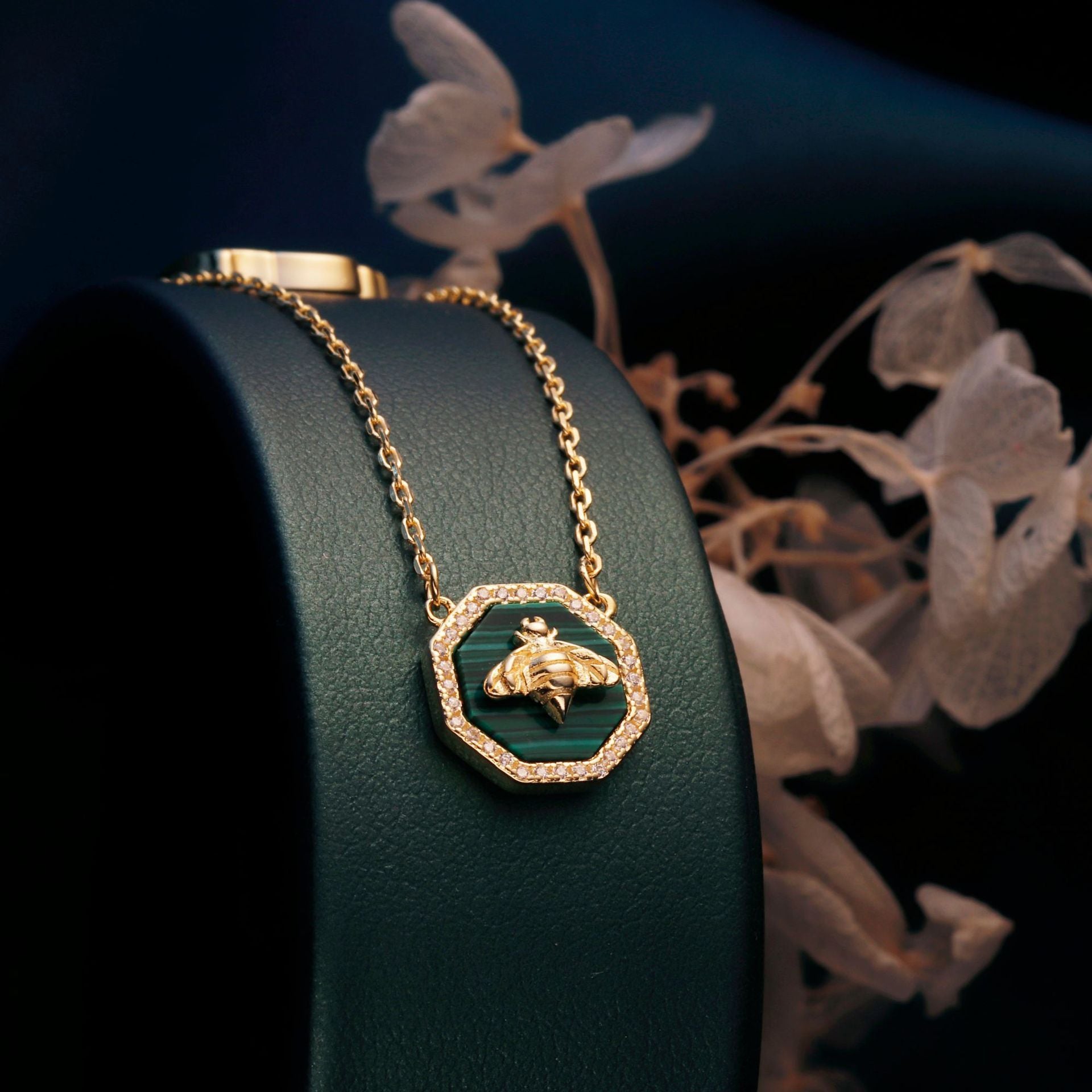 Bee Malachite Necklace | Beezzit  
