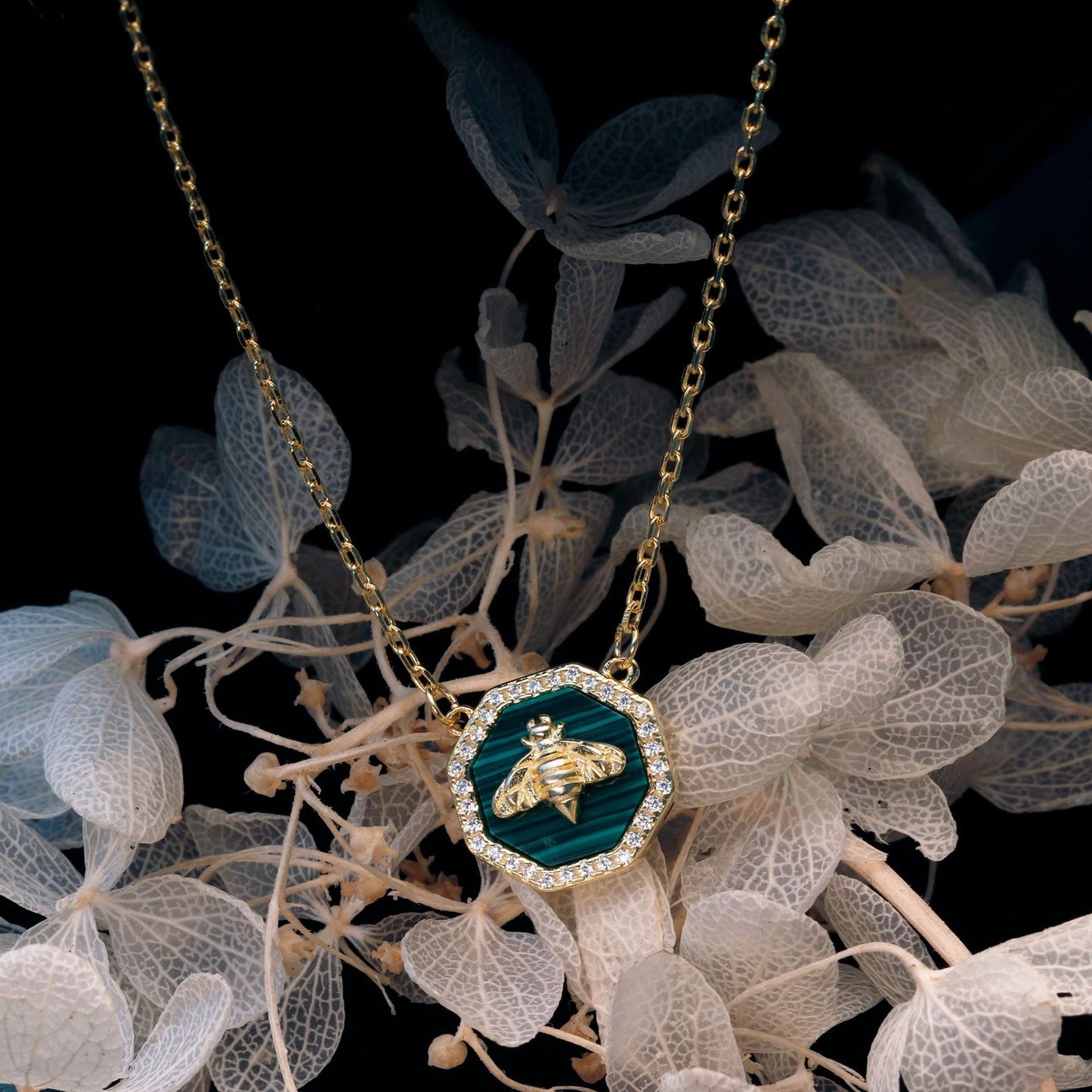 Bee Malachite Necklace | Beezzit   Beezzit