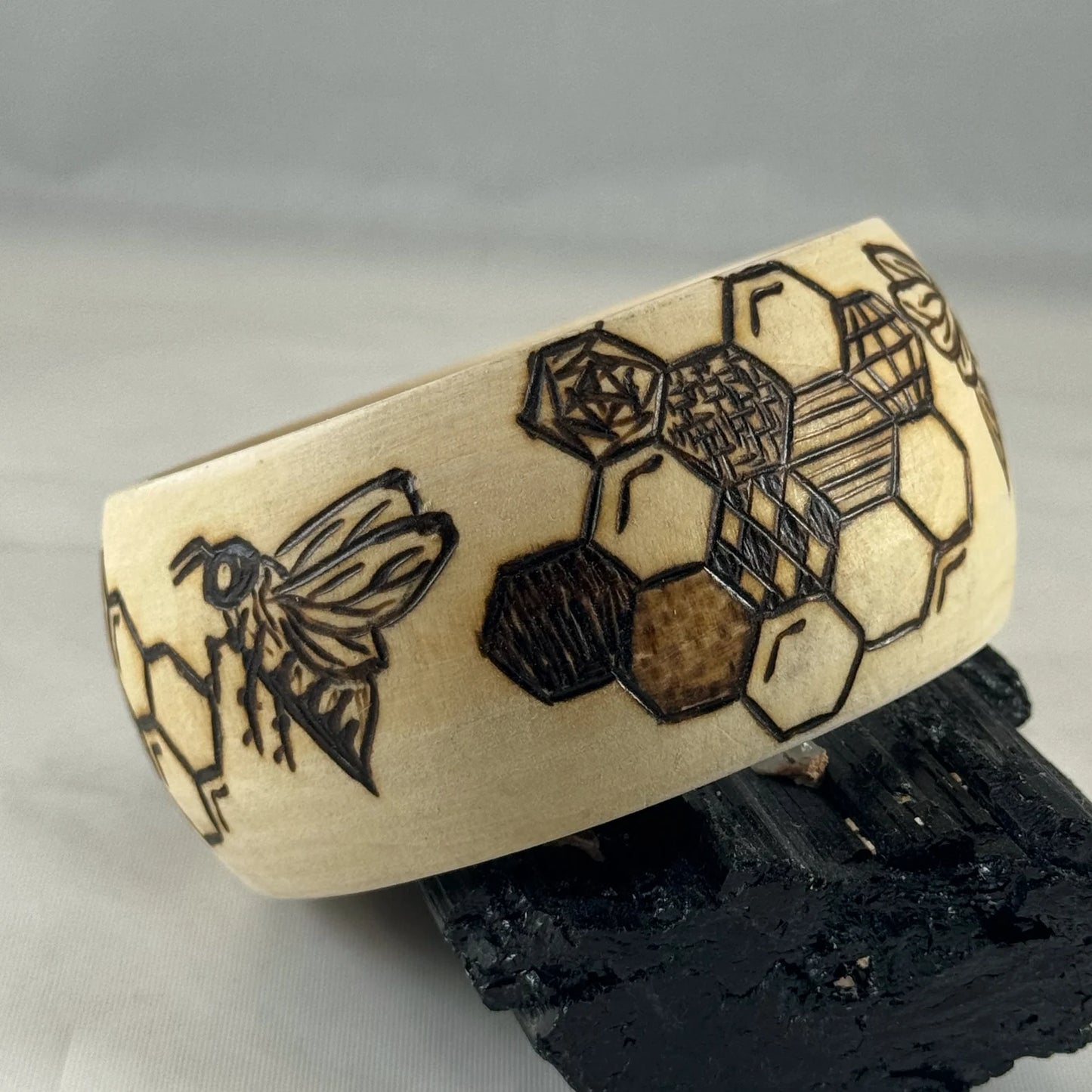 Bee Wood Bangle Bracelet Beezzit