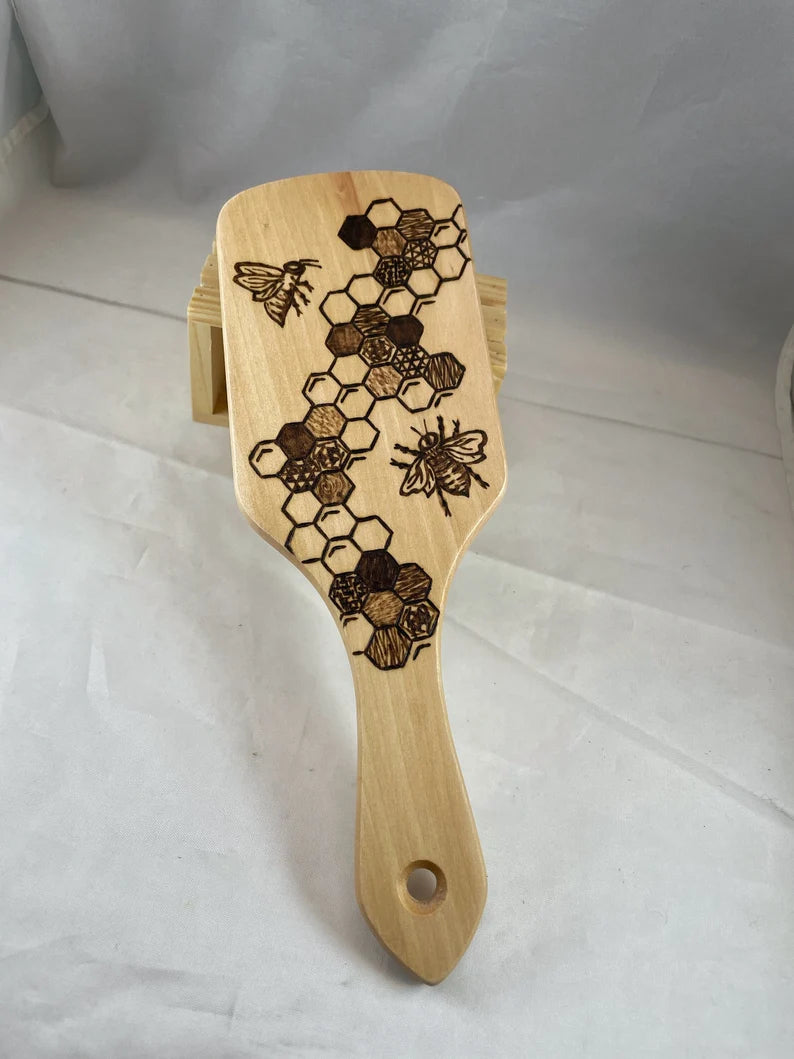 Bee Wood Hairbrush Beezzit